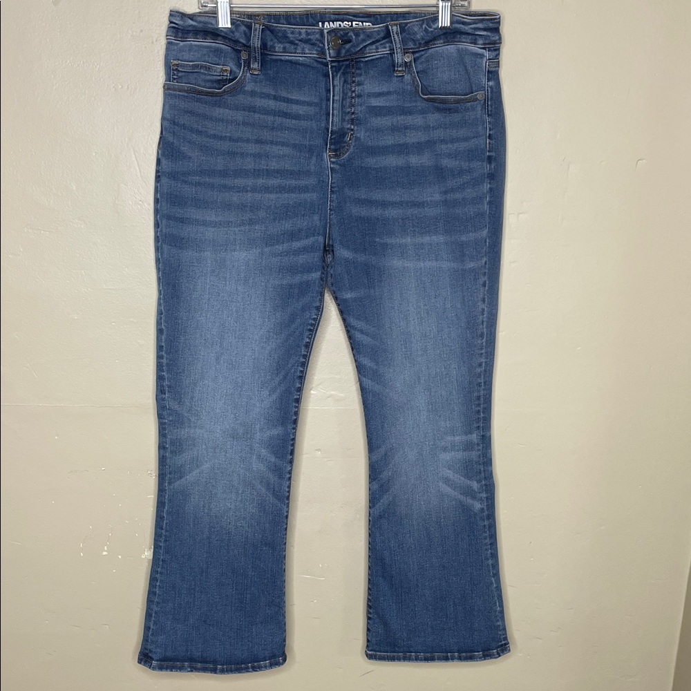 LANDS’ END Mid Rise CURVY Boot Cut Light Wash 16 Petites